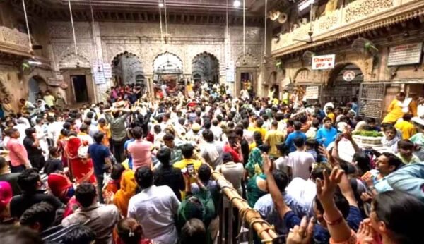 नववर्ष 2026 पर बांके बिहारी दर्शन: