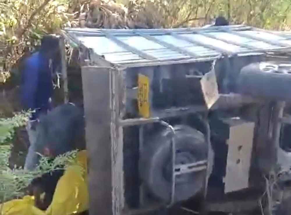 पिकअप पलटी, 31