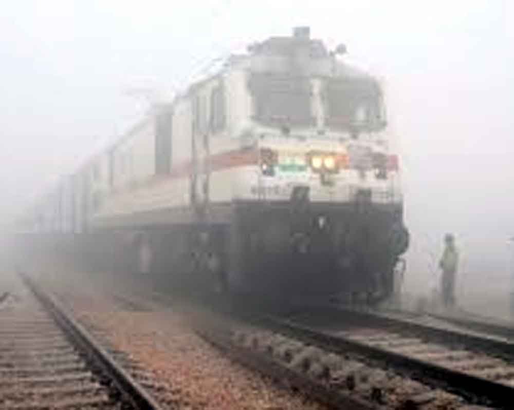 एमपी में घना कोहरा और कड़ाके की