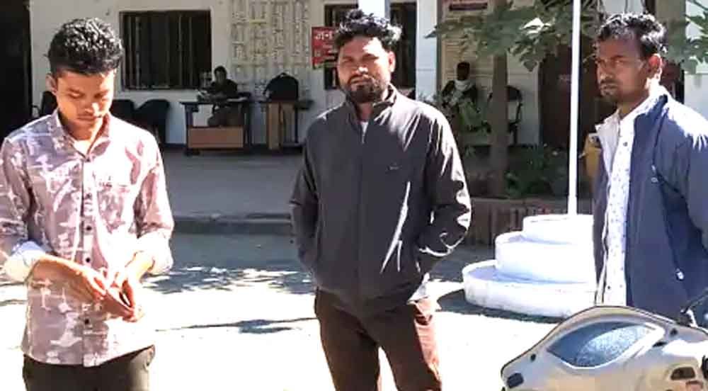 एटीएम पिन बनवाते समय ठगी,