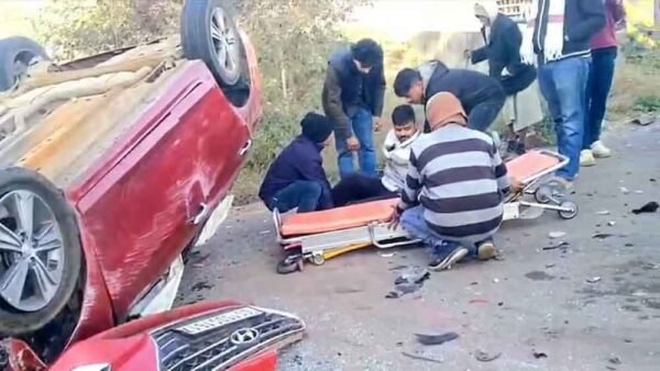 फोरलेन पर कार