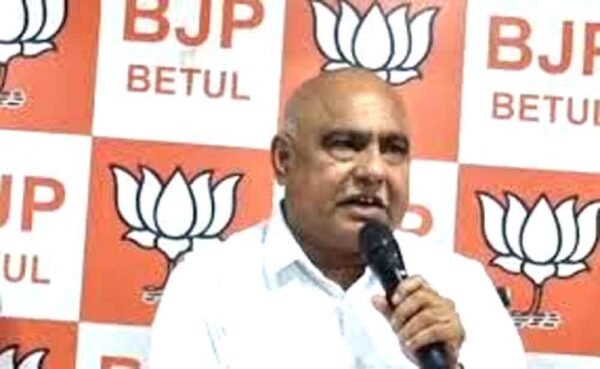 2500 मेधावी विद्यार्थी