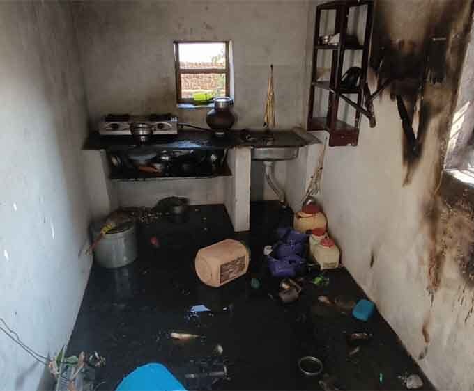 खाली मकान में लगी