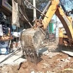 प्रशासन का चला पीला पंजा: जय स्तंभ