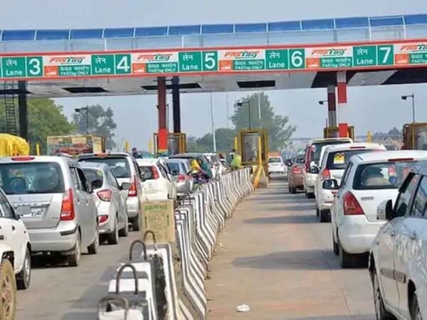 टोल नहीं चुकाया तो अटकेंगे गाड़ी