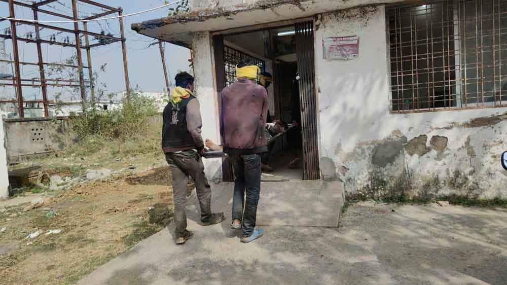 अज्ञात वाहन की टक्कर से 17 वर्षीय