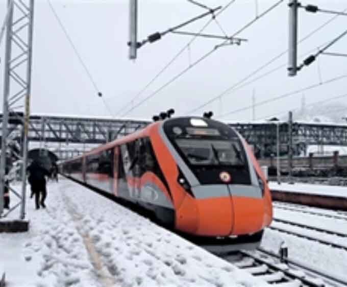 बदला मौसम का मिजाज, पहाड़ों पर पहली