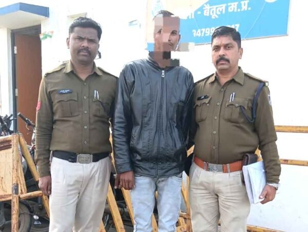 अड़ीबाजी के आरोपी को घेराबंदी