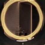 बाथरूम में शीशा लगाते समय