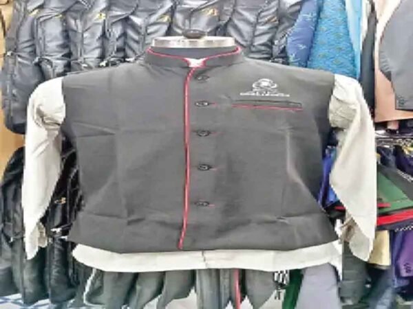 ट्रेन में महंगा खाना बेचने पर लगेगी रोक