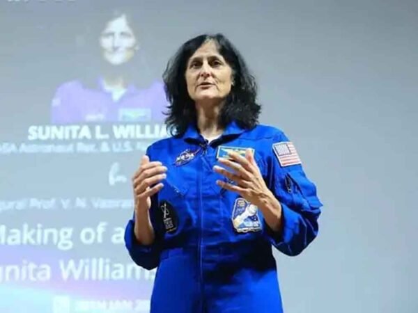 स्पेस रेस में सुरक्षित और सहयोगी मॉडल