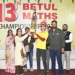 अम्बर वैद्य ने किया परिवार