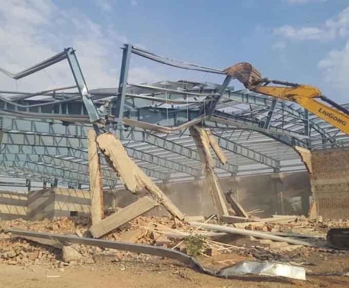 सिंहस्थ क्षेत्र में बुलडोजर एक्शन के