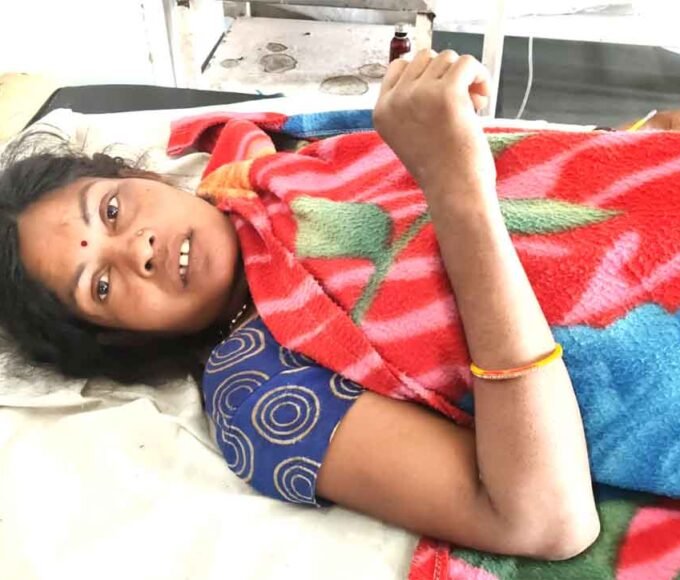 करंट लगने से महिला की