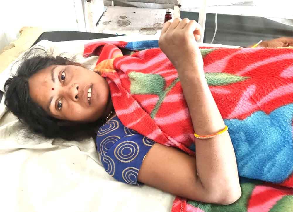 करंट लगने से महिला की