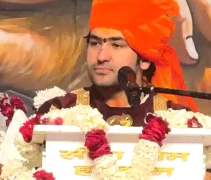 धीरेंद्र शास्त्री का बयान: “हिंदू चार बच्चे