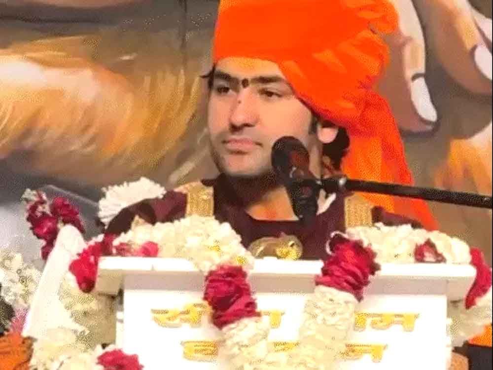 धीरेंद्र शास्त्री का बयान: “हिंदू चार बच्चे