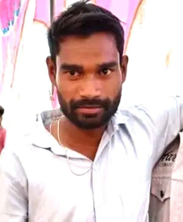 दर्दनाक सड़क हादसे में युवक