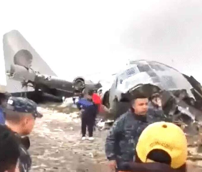 करेंसी से भरा प्लेन क्रैश : 15 की मौत