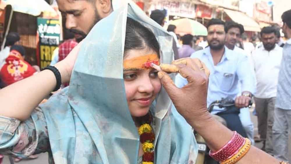 काशी विश्वनाथ धाम में पुलिसकर्मी की