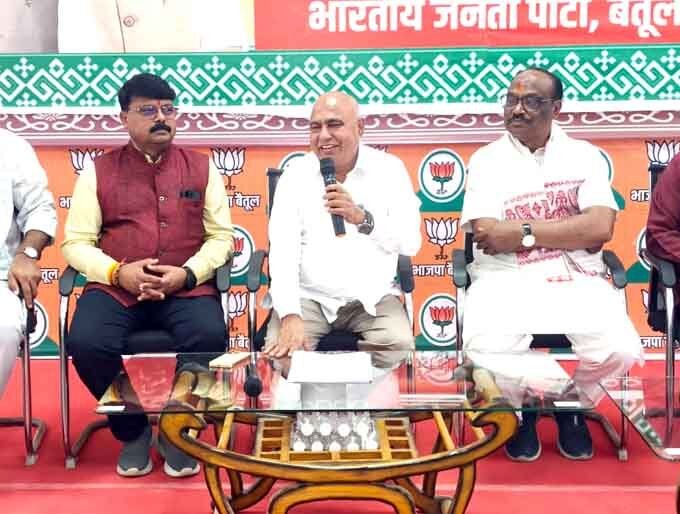 गरीब, युवा, महिला और किसानों के