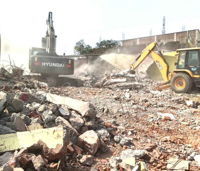 भाजपा नेता के काम्प्लेक्स