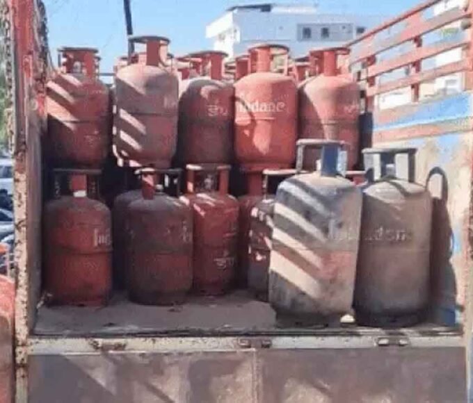 घरेलू LPG सिलेंडर 60 रुपए महंगा,