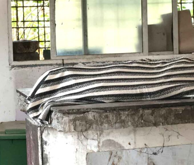 जहर खाने से युवती