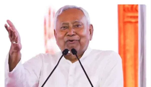 राज्यसभा जाने का ऐलान करते ही सियासी