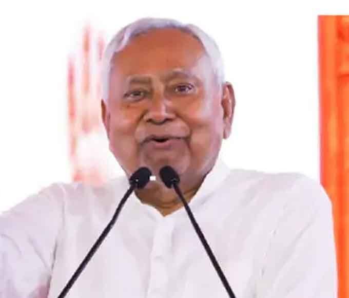 राज्यसभा जाने का ऐलान करते ही सियासी