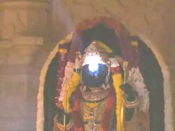 रामनवमी पर अयोध्या में रामलला का