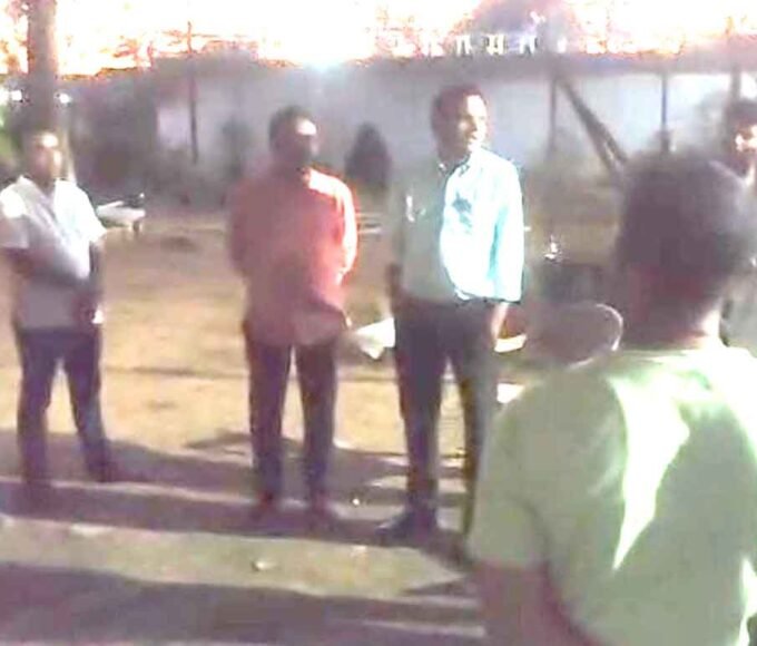 नशे में धुत्त मिले पंप आपरेटर को