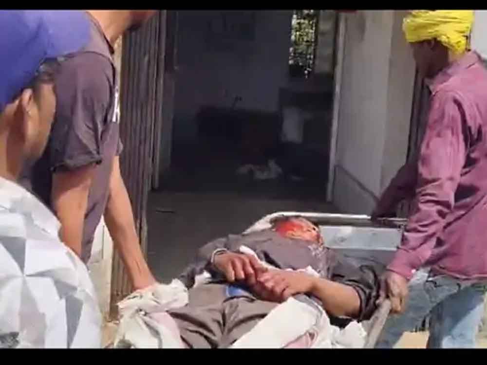 तेज रफ्तार ट्रक की