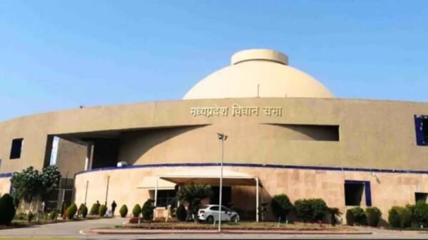 आयोग बने, रिपोर्ट आई… लेकिन