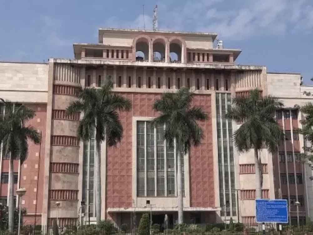 मध्य प्रदेश में अफसरों की कमी: प्रशासन
