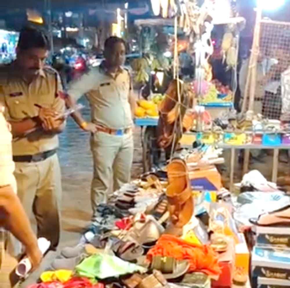 कोठी बाजार में पुलिस की कार्रवाई