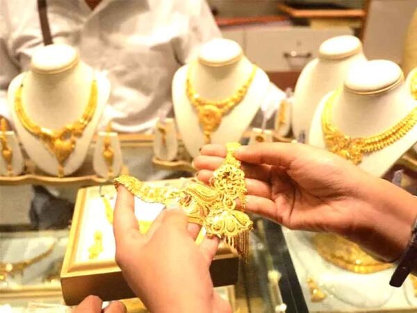 सोना-चांदी के दामों में तेजी, सोना ₹1.60 लाख और चांदी