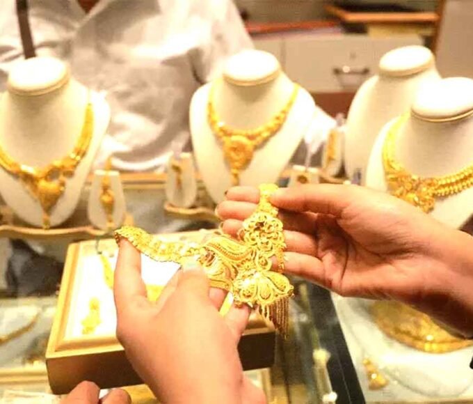 सोना-चांदी के दामों में तेजी, सोना ₹1.60 लाख और चांदी