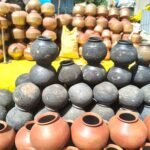 देसी फ्रिज पर संकट: मटकों की दुकानों