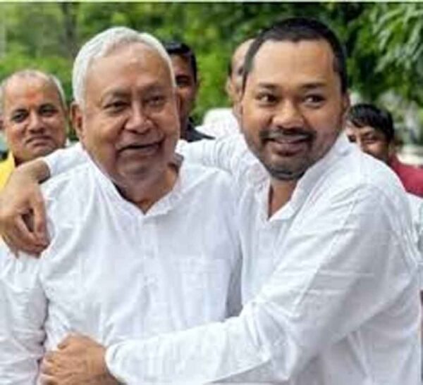 बिहार की राजनीति में बड़ा उलटफेर!