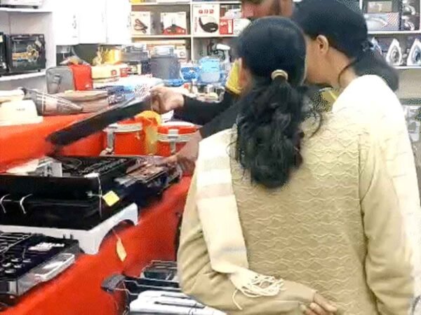 गैस संकट से बढ़ी इंडक्शन हीटर की