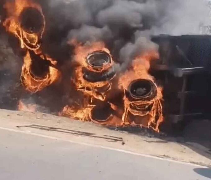 बरेठा घाट में पलटने