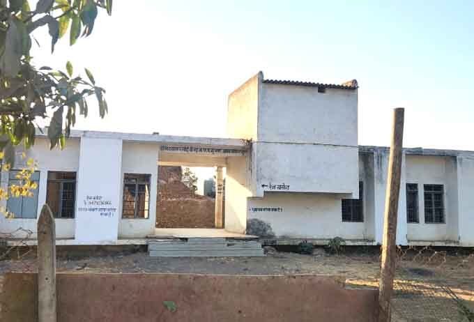 उपयोग विहीन खड़े लाखों की लागत