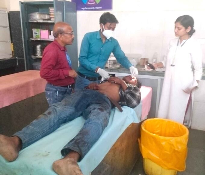 अज्ञात वाहन की टक्कर से बाइक