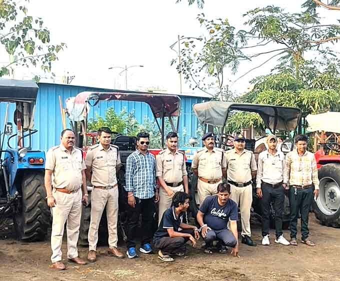 किसानों के ट्रैक्टर महाराष्ट्र में बेचने वाला