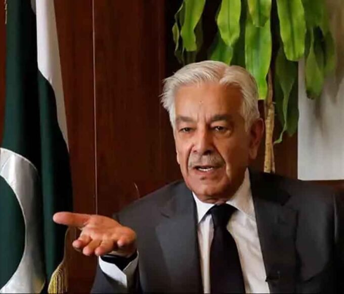 भारत-पाक तनाव: पाक रक्षा मंत्री का