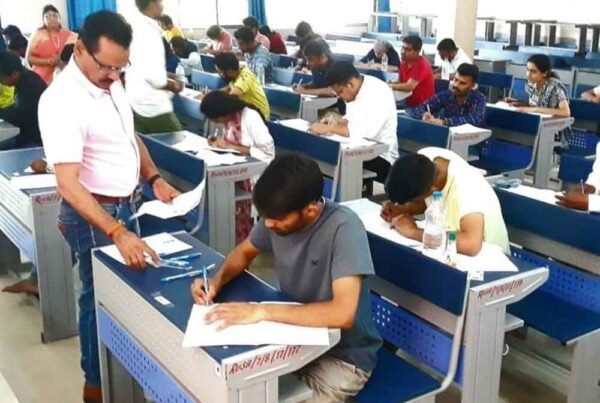 एमपी में सरकारी नौकरियों की तैयारी कर