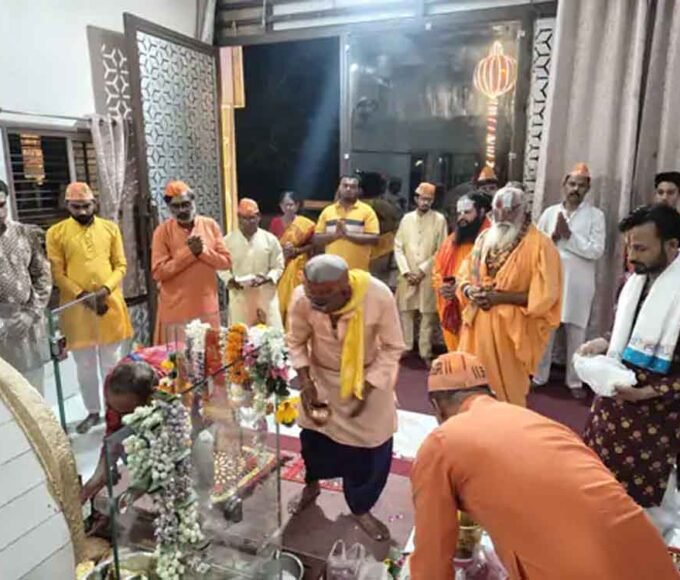 अर्जी वाले हनुमान मंदिर में